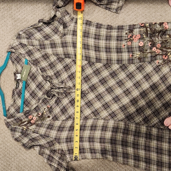 NEW EDDIE Bauer embroidered blouse. Sz 2XL NEW WITH TAGS. CLOSET CLOSING - Picture 6 of 11
